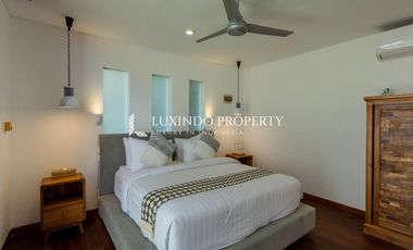 DIJUAL VILLA DENGAN 5 KAMAR TIDUR DILENGKAPI ROOFTOP DAN STUDIO YOGA