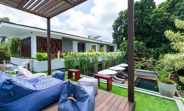 DIJUAL VILLA DENGAN 5 KAMAR TIDUR DILENGKAPI ROOFTOP DAN STUDIO YOGA