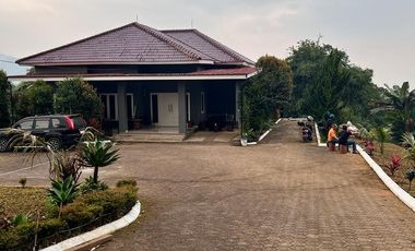 Jual Villa Puncak Cipanas di Atas Sate Merangi Tanah Luas