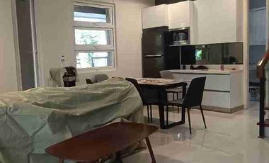 Sewa rumah bagus & modern Cipete Jakarta selatan ( semi furnished )