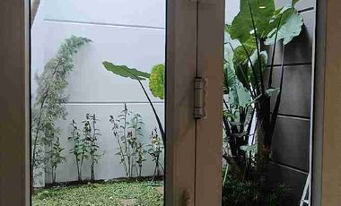 Sewa rumah bagus & modern Cipete Jakarta selatan ( semi furnished )