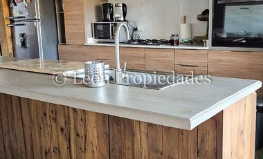 Leon Propiedades vende parcela con casa en sector el Quillay, Curacaví.