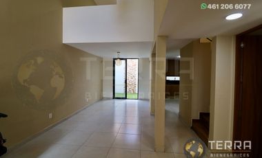 Se renta casa en en una privada de la Misión, en Celaya, Guanajuato, una excelente ubicación, prácticamente atrás de Parque Celaya, con todos los serv