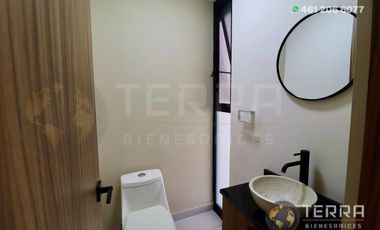 Se renta casa en en una privada de la Misión, en Celaya, Guanajuato, una excelente ubicación, prácticamente atrás de Parque Celaya, con todos los serv