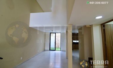 Se renta casa en en una privada de la Misión, en Celaya, Guanajuato, una excelente ubicación, prácticamente atrás de Parque Celaya, con todos los serv