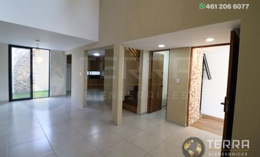 Se renta casa en en una privada de la Misión, en Celaya, Guanajuato, una excelente ubicación, prácticamente atrás de Parque Celaya, con todos los serv