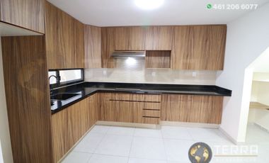 Se renta casa en en una privada de la Misión, en Celaya, Guanajuato, una excelente ubicación, prácticamente atrás de Parque Celaya, con todos los serv