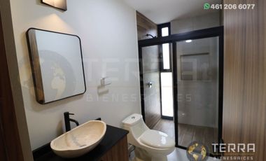 Se renta casa en en una privada de la Misión, en Celaya, Guanajuato, una excelente ubicación, prácticamente atrás de Parque Celaya, con todos los serv