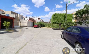 Se renta casa en en una privada de la Misión, en Celaya, Guanajuato, una excelente ubicación, prácticamente atrás de Parque Celaya, con todos los serv