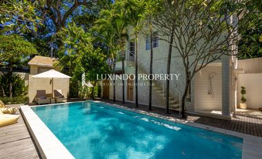 DIJUAL VILLA MEWAH 4KT SIAP HUNI DENGAN DESAIN MODERN & SENTUHAN BALI