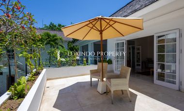 DIJUAL VILLA MEWAH 4KT SIAP HUNI DENGAN DESAIN MODERN & SENTUHAN BALI