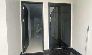 DIJUAL CEPAT RUMAH DI TAMAN SURYA 5