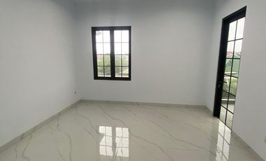 DIJUAL CEPAT RUMAH DI TAMAN SURYA 5