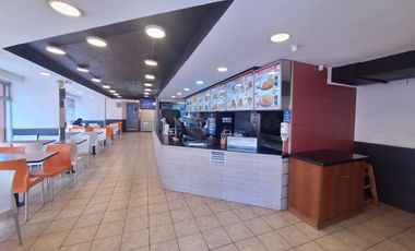 VENTA LOCAL COMERCIAL, AV 10 DE AGOSTO Y RIOFRIO. ESQUINERO