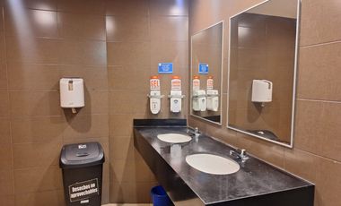 VENTA LOCAL COMERCIAL, AV 10 DE AGOSTO Y RIOFRIO. ESQUINERO