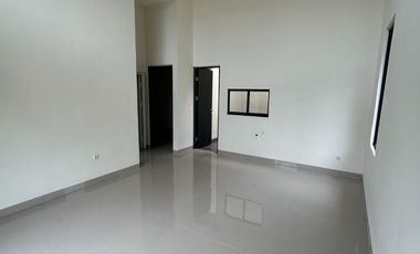 Disewa Rumah Posisi Sudut 2 Menit ke Bandara & 1 Menit Jalan Tol