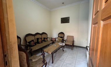 Rumah Lama di Tanjungsari asri Antapani dekat arcamanik Bandung