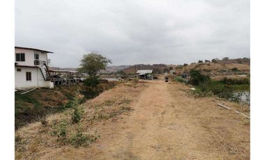 Terreno con Bodega en Venta Sector Montecristi