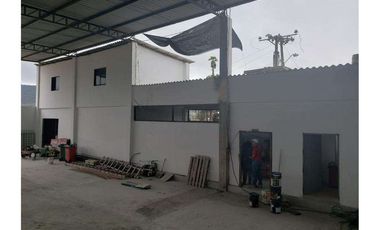 Terreno con Bodega en Venta Sector Montecristi