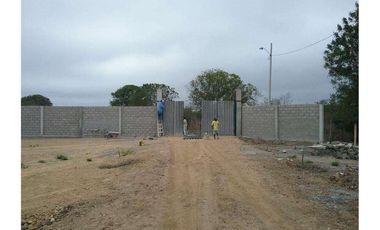 Terreno con Bodega en Venta Sector Montecristi