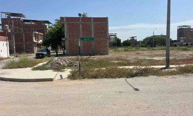 Terreno en esquina Frente a parque Las Casuarinas V etapa 137 m2