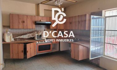 SE VENDE CASA EN AVENIDA LÁZARO CÁRDENAS, LAS FLORES