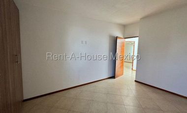 Casa en renta en Prolongación Constituyentes | 3 recamaras y jardín