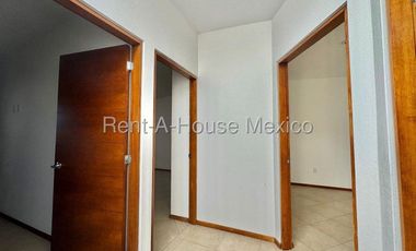 Casa en renta en Prolongación Constituyentes | 3 recamaras y jardín