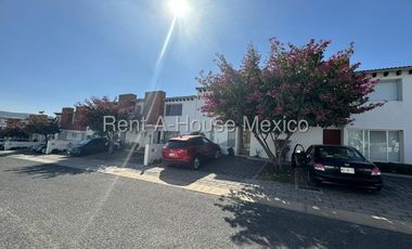 Casa en renta en Prolongación Constituyentes | 3 recamaras y jardín