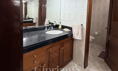 𝗩𝗜𝗩𝗘 𝗘𝗡 𝗠𝗢𝗡𝗧𝗘𝗥𝗥𝗜𝗖𝗢: 𝗔𝗠𝗣𝗟𝗜𝗔 𝗖𝗔𝗦𝗔 𝗗𝗘 𝟱𝟬𝟮.𝟱𝟬𝗺² 𝗘𝗡 𝗩𝗘𝗡𝗧𝗔 🏡