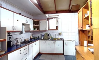 Manuel Montt, Casa de 348 MT2 $ 225.000----.