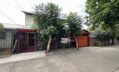 SE VENDE HERMOSA Y AMPLIA CASA, SALTO, RECOLETA.