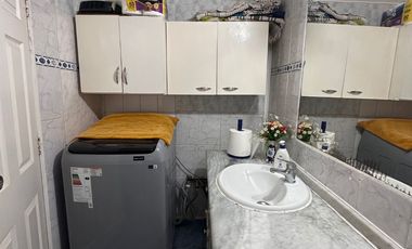 SE VENDE HERMOSA Y AMPLIA CASA, SALTO, RECOLETA.