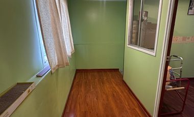 SE VENDE HERMOSA Y AMPLIA CASA, SALTO, RECOLETA.