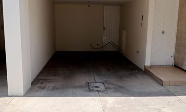 SE RENTA CASA DE 3 RECAMARAS EN PRIVADA EN TOLUCA
