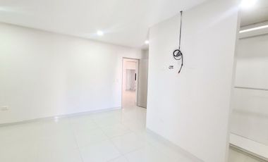 ¡Apartamento en Primer Piso con Amplios Espacios y Comodidades!