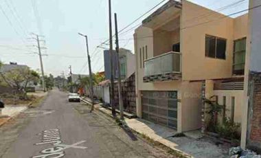 SE VENDE CASA DE 4 HABITACIONES EN GRACIANO SÁNCHEZ BOCA DEL RIO VERACRUZ,LISTA PARA ENTREGAR.