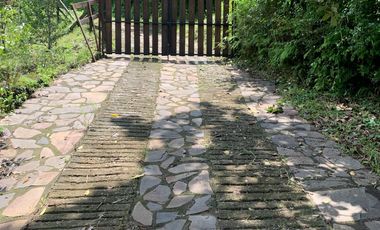 Quinta Campestre con Cabaña en Ladera y Árboles Frutales, Ideal para disfrutar los fines de semana