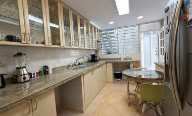 VENTA DE CASA 3 PISOS - CHORRILLO AV. ALAMEDA SUR