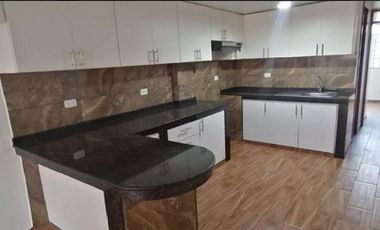 Casa Rentera con 5 Departamentos en Carcelén