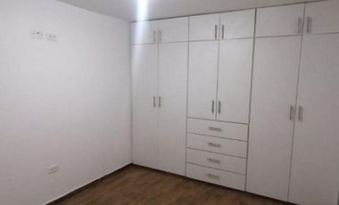Casa Rentera con 5 Departamentos en Carcelén