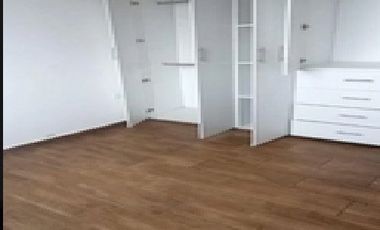 Casa Rentera con 5 Departamentos en Carcelén