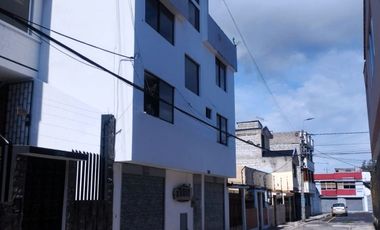 Casa Rentera con 5 Departamentos en Carcelén