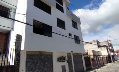Casa Rentera con 5 Departamentos en Carcelén