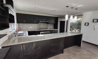 Casa en Venta en Mirasierra con Patio