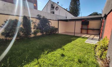 Casa en Venta en Mirasierra con Patio