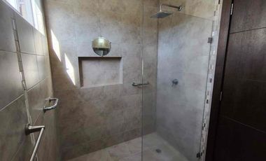 Casa en Venta en Mirasierra con Patio