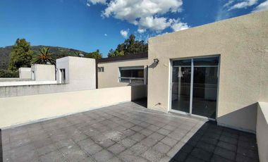 Casa en Venta en Mirasierra con Patio