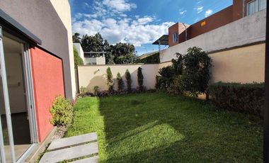 Casa en Venta en Mirasierra con Patio