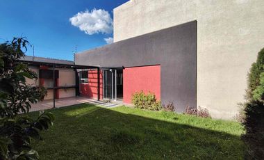 Casa en Venta en Mirasierra con Patio